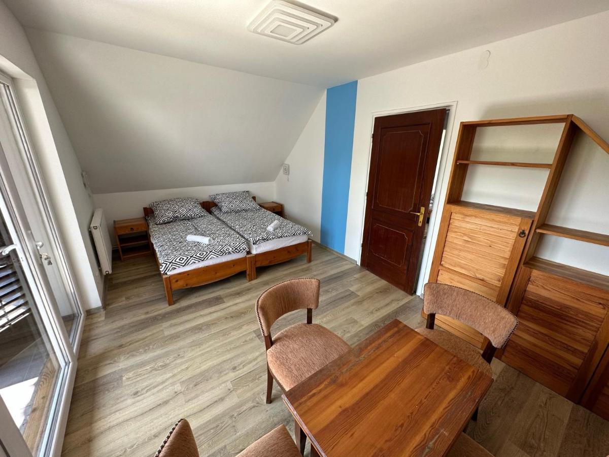 Hangulatos Balaton Parti Nyaralo Révfülöp エクステリア 写真